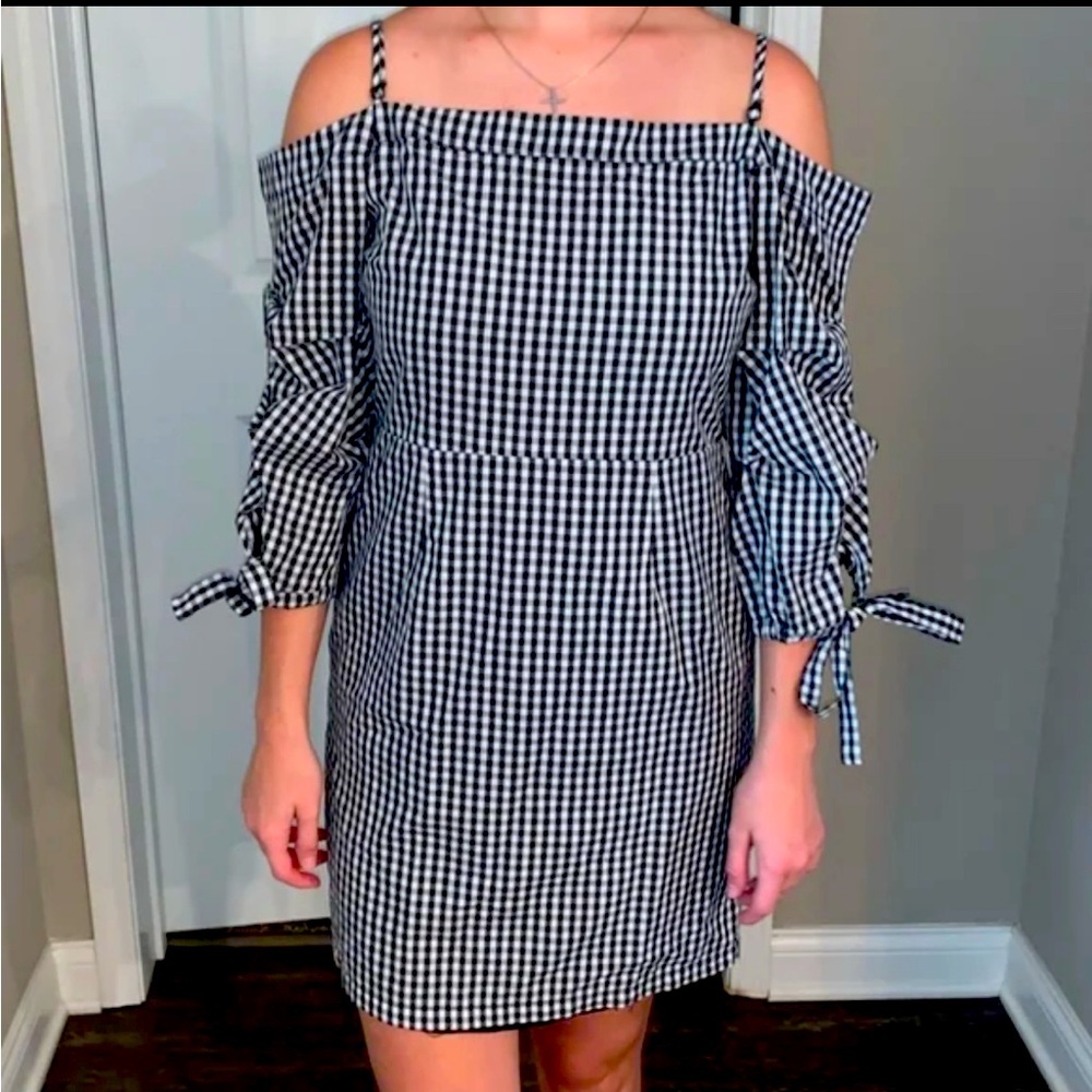 Pretty dress size L brand new